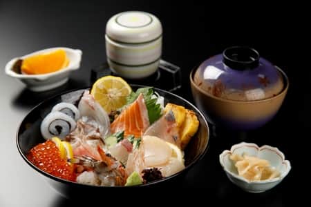 豪華海鮮丼
